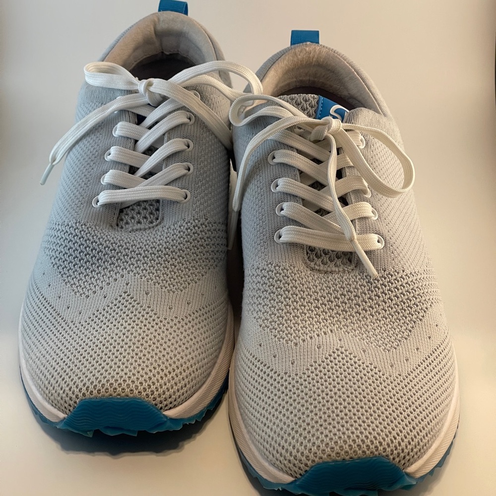 Men's Athletic Shoes in White and Blue